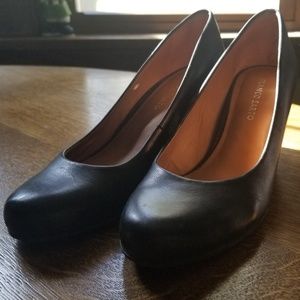 Franco Sarto Rina black leather wedges